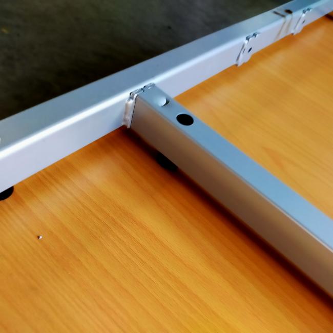  - WINI 200x100 en 160x80 beuken zeer degelijke ihv bureaus 64-82 cm stevig grijs demontabel metalen frame - gemonteerd (25)