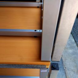  - WINI 200x100 en 160x80 beuken zeer degelijke ihv bureaus 64-82 cm stevig grijs demontabel metalen frame - gemonteerd (31)