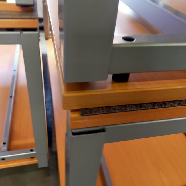  - WINI 200x100 en 160x80 beuken zeer degelijke ihv bureaus 64-82 cm stevig grijs demontabel metalen frame - gemonteerd (38)