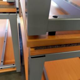  - WINI 200x100 en 160x80 beuken zeer degelijke ihv bureaus 64-82 cm stevig grijs demontabel metalen frame - gemonteerd (38)