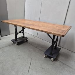  - zware massief houten tafel met antieke gietijzeren poten afm 200x100x75 cm 40 mm blad  (2)