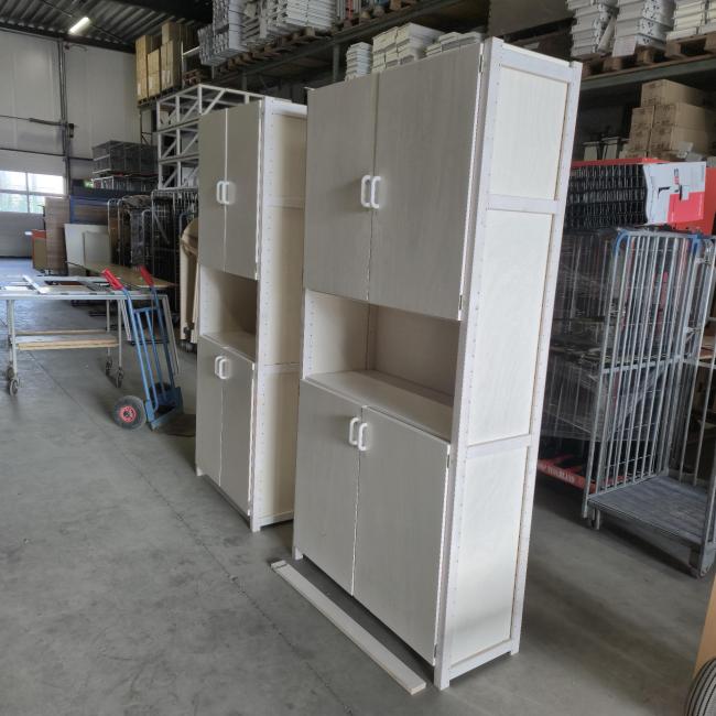  - 2 MOOIE LUNDIA KASTEN AFM 210X84X60 CM EN 210X104X43 CM  (3)