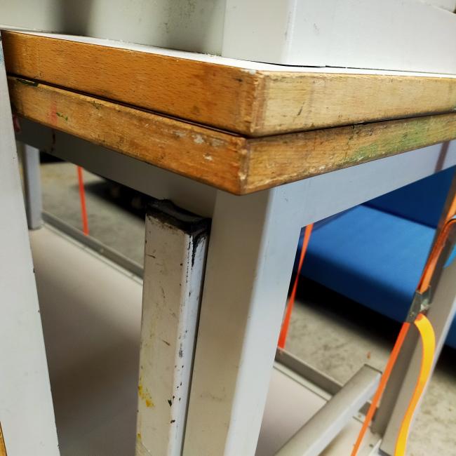  - set 10 stuks intensief gebr met schade DE BEUK WERKTAFELS (3)
