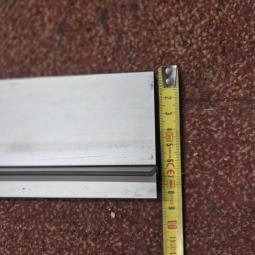  - 15x aluminium profiel met rubber 247 cm lang 80x20 mm  3 mm dik rubberflap 22 mm en nog 5 lengtes van 235 cm (14)