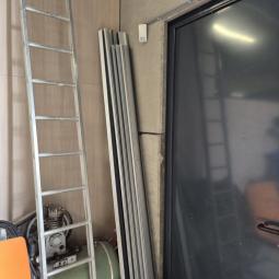  - 15x aluminium profiel met rubber 247 cm lang 80x20 mm  3 mm dik rubberflap 22 mm en nog 5 lengtes van 235 cm (6)