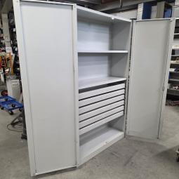  - stalen kast met schappen en laden afm 203x120x42 cm  (2)
