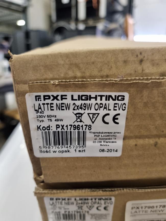  - 6X TL ARMATUUR OPBOUW MET KAP 2X49 WATT T5  AFM 160X20X6,5 CM  (5)