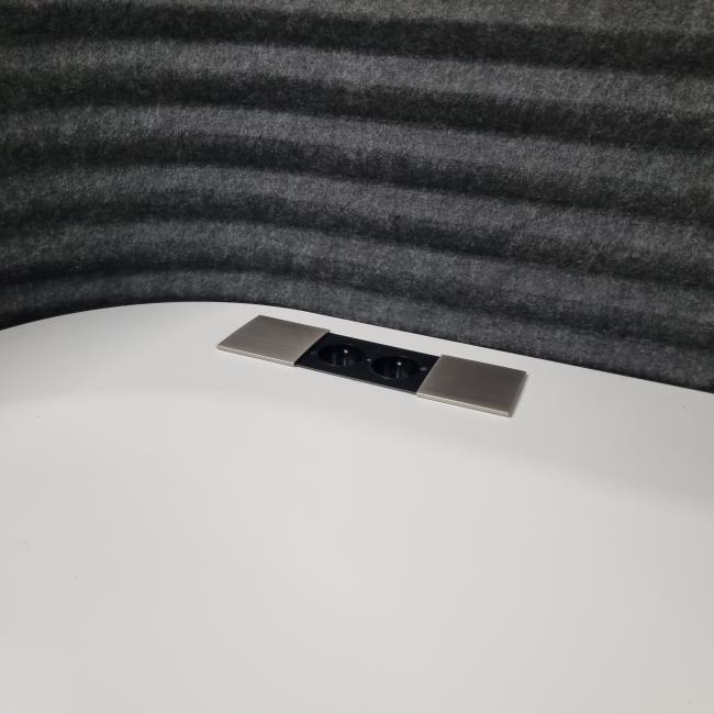  - hoog laag bureau met akoestische wand afm 200x140x100 cm  (3)