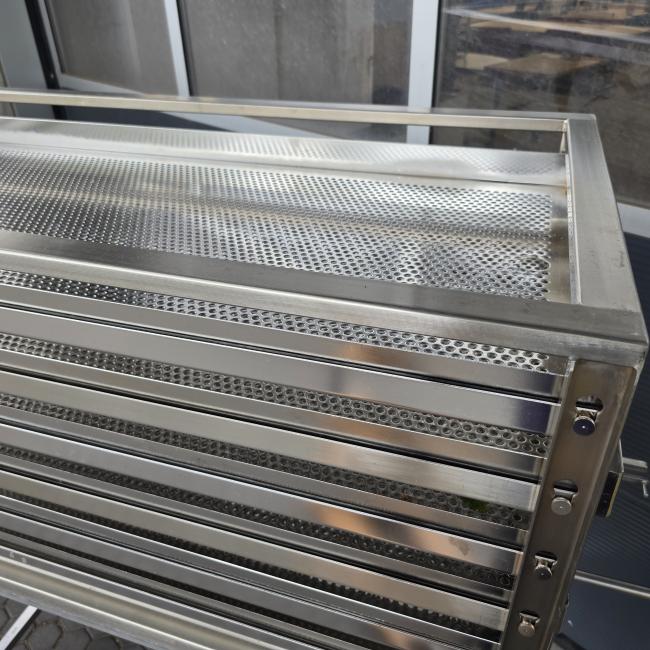  - RVS sterilisatiewagen afm 160x160x 65 cm  bakken afm 125x56 cm (16)