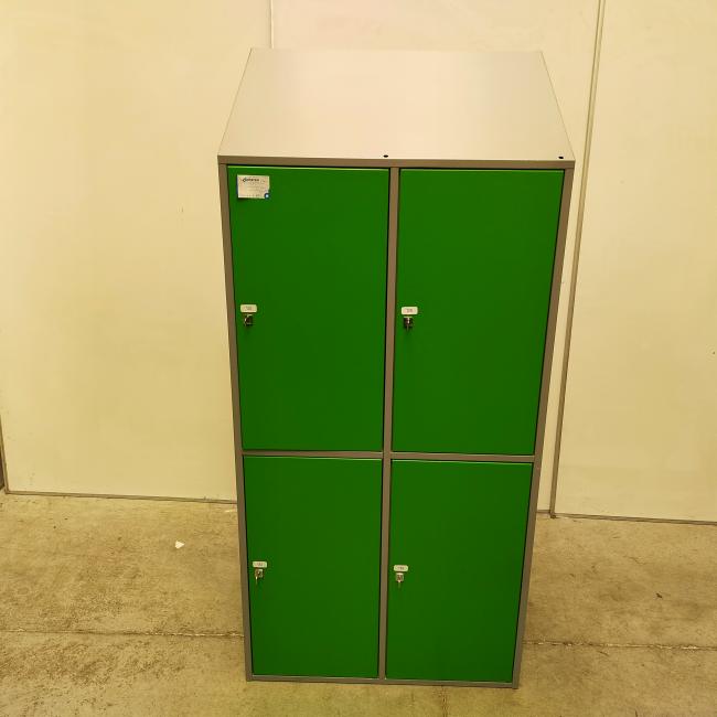  - partij 4-deurs lockers extra grote deuren groen of blauw (119)