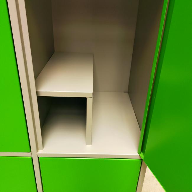  - partij 4-deurs lockers extra grote deuren groen of blauw (122)