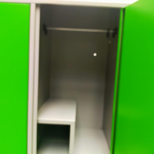  - partij 4-deurs lockers extra grote deuren groen of blauw (123)