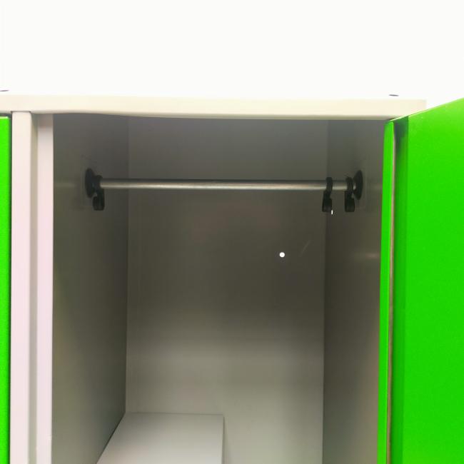  - partij 4-deurs lockers extra grote deuren groen of blauw (124)