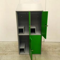  - partij 4-deurs lockers extra grote deuren groen of blauw (125)