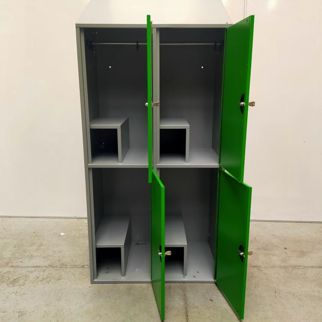  - partij 4-deurs lockers extra grote deuren groen of blauw (126)