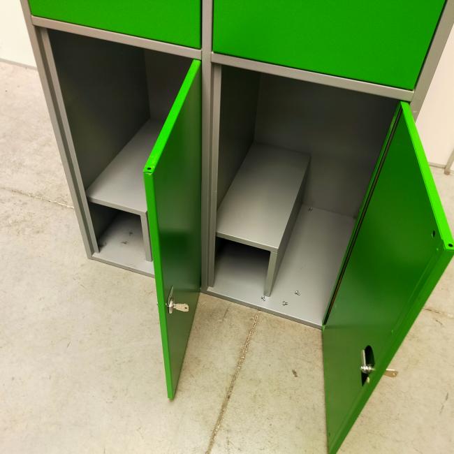 - partij 4-deurs lockers extra grote deuren groen of blauw (129)