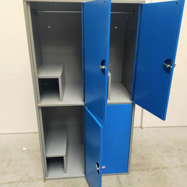  - partij 4-deurs lockers extra grote deuren groen of blauw (138)