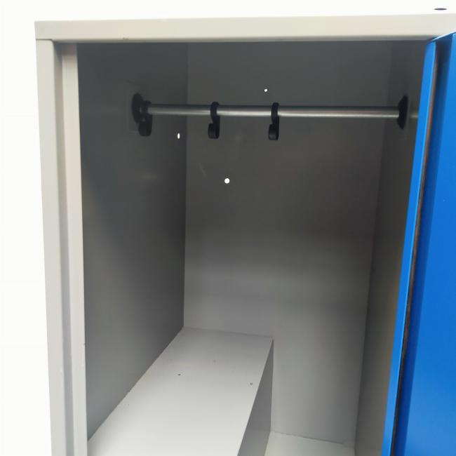  - partij 4-deurs lockers extra grote deuren groen of blauw (139)