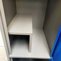  - partij 4-deurs lockers extra grote deuren groen of blauw (140)