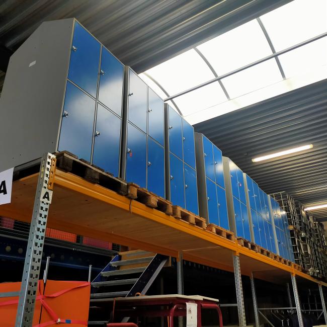  - partij 4-deurs lockers extra grote deuren groen of blauw (1246)