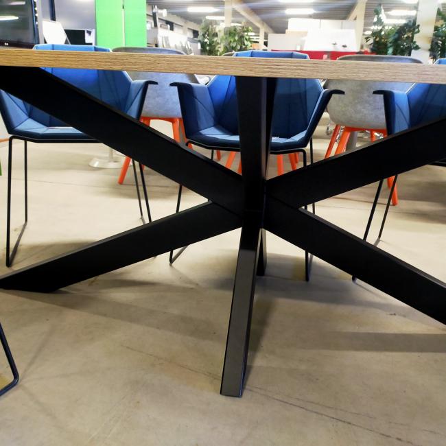  - 10x nieuwe tafels ovaal met zwarte metalen spinpoot (12)