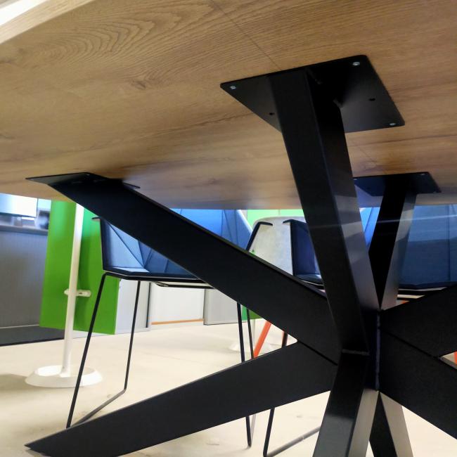  - 10x nieuwe tafels ovaal met zwarte metalen spinpoot (18)