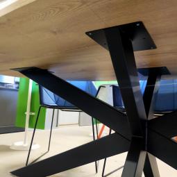  - 10x nieuwe tafels ovaal met zwarte metalen spinpoot (18)