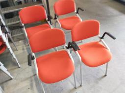  - partij eromes stapelstoelen oranje stof grijs metalen frame koppelbaar (24)