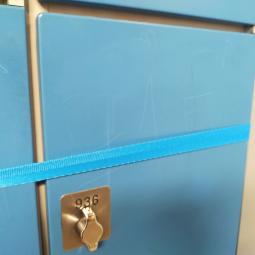  - 12x 8-deurs oostwoud met draaiknoppen voor evt hangsloten (58)