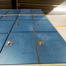  - 12x 8-deurs oostwoud met draaiknoppen voor evt hangsloten (60)