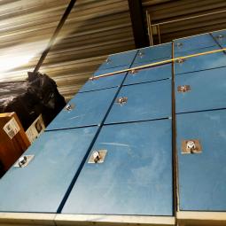  - 12x 8-deurs oostwoud met draaiknoppen voor evt hangsloten (61)