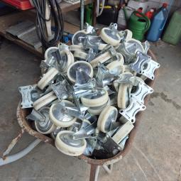  - grote partij bokwielen kunststof wiel met naaldlager 125 mm doorsnede totale hoogte 150 mm  (2)