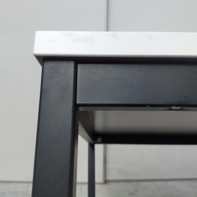  - 2x 80x80 cm wit blad zwarte metalen poten gedemonteerd (28)