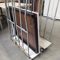 - 2x 80x80 cm wit blad zwarte metalen poten gedemonteerd (32)