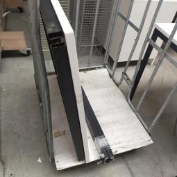  - 2x 80x80 cm wit blad zwarte metalen poten gedemonteerd (36)