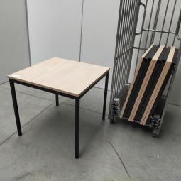  - 6x 80x80 cm ahorn kleur houten blad met zwarte metalen poten gedemonteerd (16)