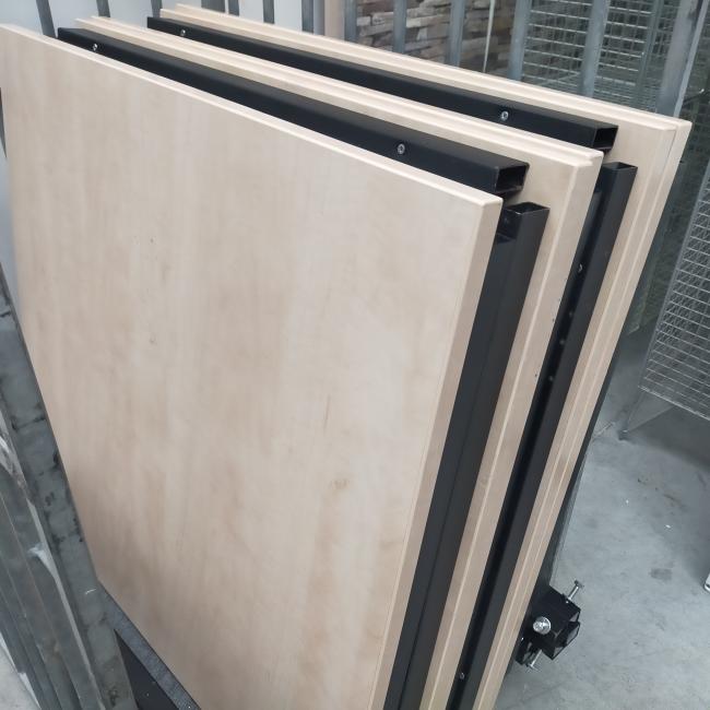  - 6x 80x80 cm ahorn kleur houten blad met zwarte metalen poten gedemonteerd (13)
