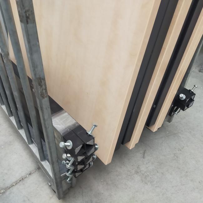  - 6x 80x80 cm ahorn kleur houten blad met zwarte metalen poten gedemonteerd (14)