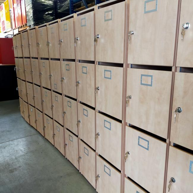  - partij 34x VEPA 4-deurs met evt moedersleutel +15,- pst (29)
