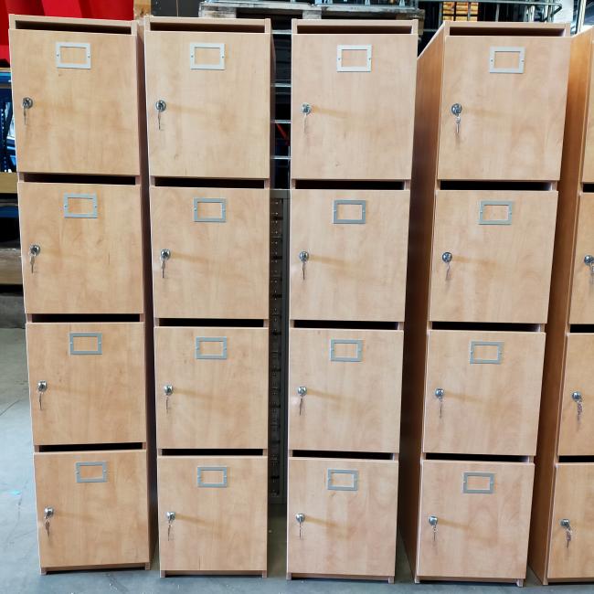  - partij 34x VEPA 4-deurs met evt moedersleutel +15,- pst (48)