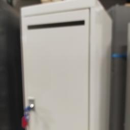  - 3x 2-deurs witte metalen lockerkasten (8)