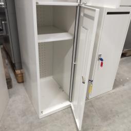 - 3x 2-deurs witte metalen lockerkasten (13)