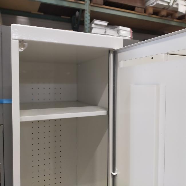  - 3x 2-deurs witte metalen lockerkasten (14)