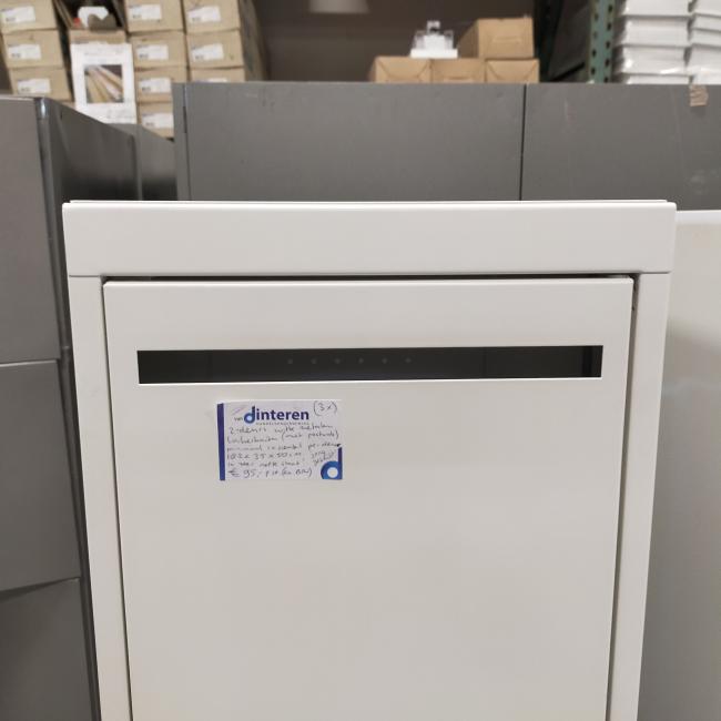  - 3x 2-deurs witte metalen lockerkasten (22)