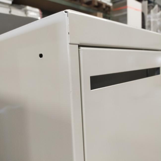  - 3x 2-deurs witte metalen lockerkasten (24)