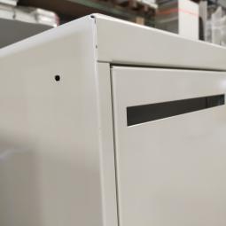  - 3x 2-deurs witte metalen lockerkasten (24)