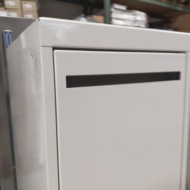  - 3x 2-deurs witte metalen lockerkasten (119)