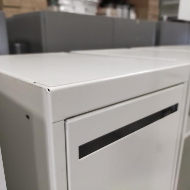  - 3x 2-deurs witte metalen lockerkasten (120)