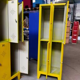  - 2x 4-deurs geel (1)