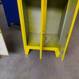  - 2x 4-deurs geel (2)